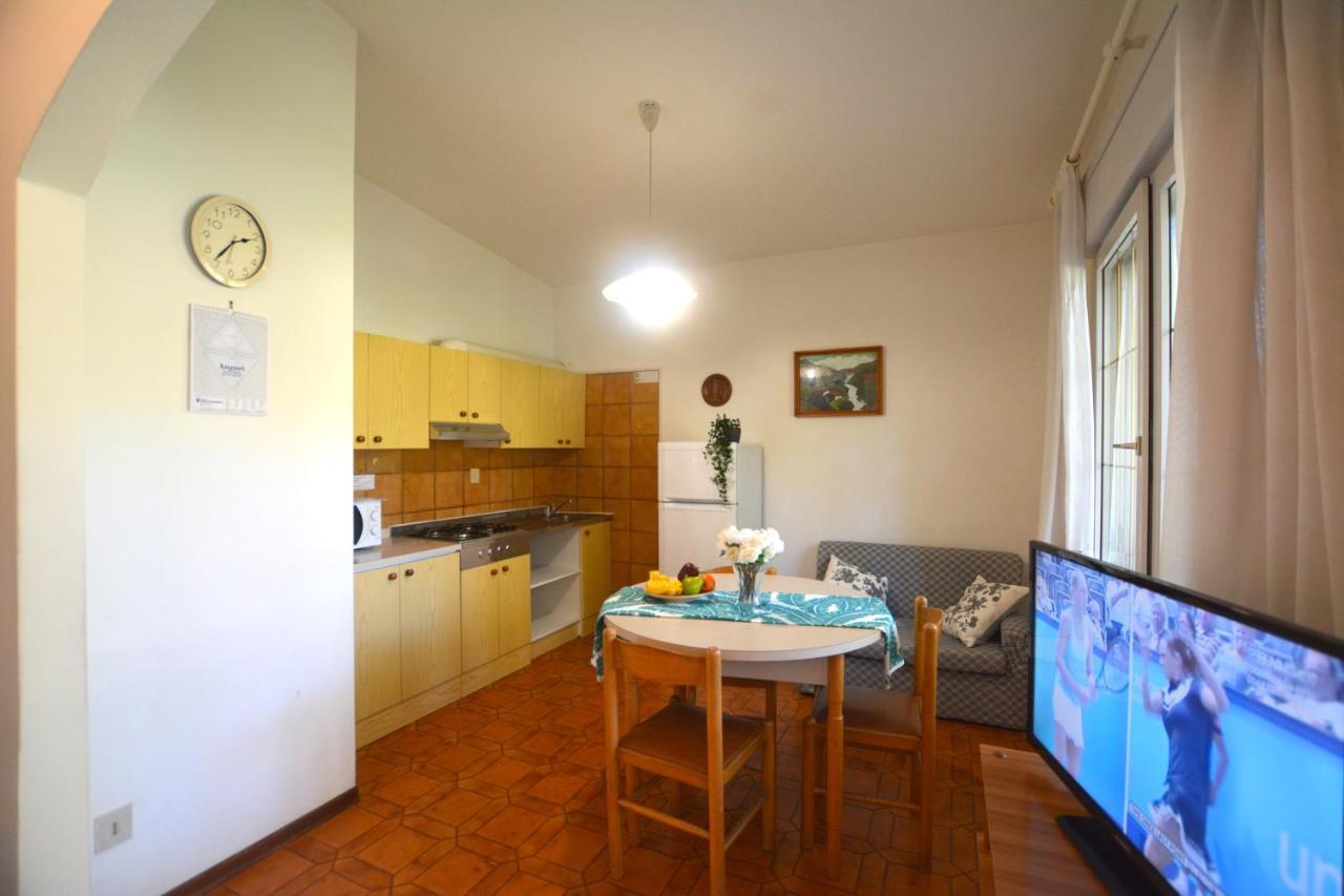 Villa A Lignano Con 2 Camere E Giardino Lignano Sabbiadoro Kültér fotó