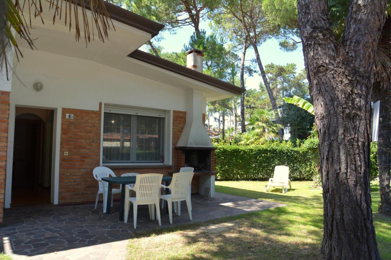 Villa A Lignano Con 2 Camere E Giardino Lignano Sabbiadoro Kültér fotó